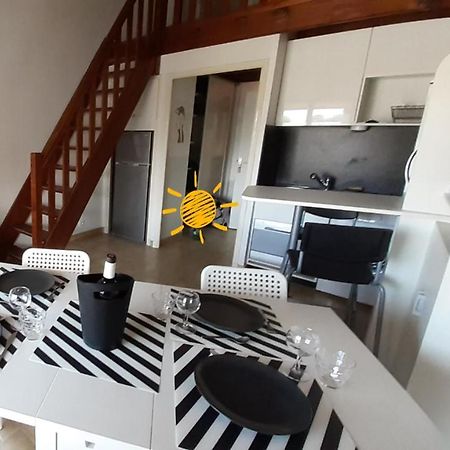 Appartement Terrasse Vue Mer, Plage Gorguette A 1 Minute A Pied, Wifi,Clim Parking Collectif Sanary-sur-Mer Exteriér fotografie